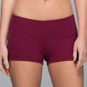 Lululemon Boogie spandex shorts maroon